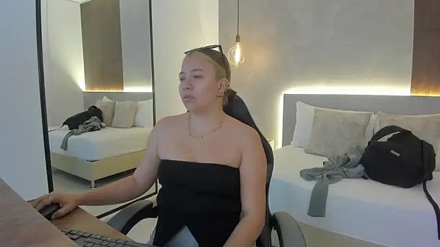 alma fenix online show from February 2026 12:31:01 PM