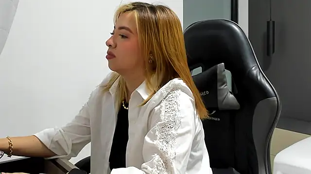 alma fenix online show from February 2026 04:29:01 PM