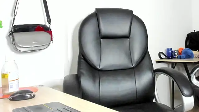 alma fenix online show from April 2026 01:42:01 AM