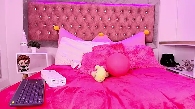 EmmaWilder online show from February 2025 08:53:02 PM