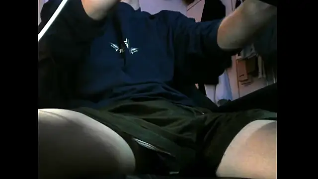 Snapshot of Ray175oo chatting on November 2025 06:52:01 PM Ray175oo online show from November 2025 06:52:01 PM