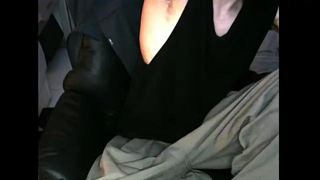 Snapshot of Ray175oo chatting on November 2025 06:19:01 PM Ray175oo online show from November 2025 06:19:01 PM