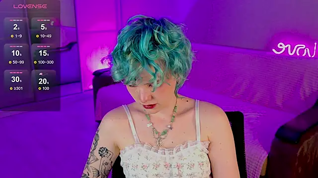 School Love online show from February 2025 01:11:01 PM