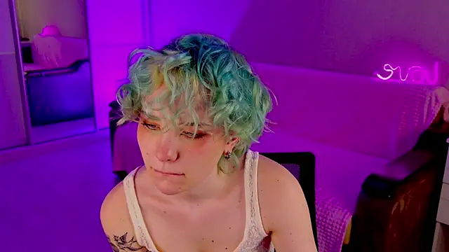 School Love online show from March 2025 01:18:01 PM