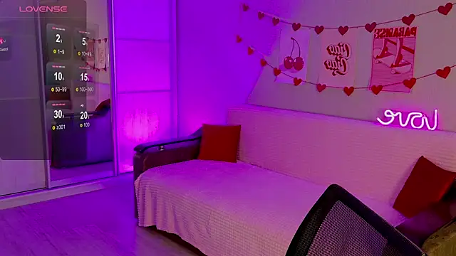 School Love online show from March 2025 01:07:02 PM