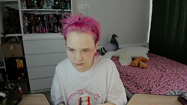 School Love online show from March 2026 07:10:01 AM