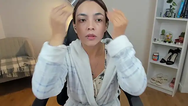  BellaEvans  online show from October 2025 05:42:02 AM