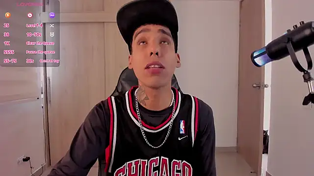 aldrinwhite online show from December 2024 07:41:02 PM