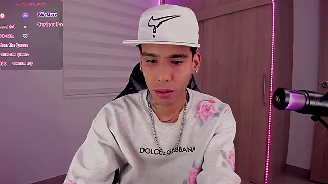 aldrinwhite online show from January 2025 07:53:02 PM