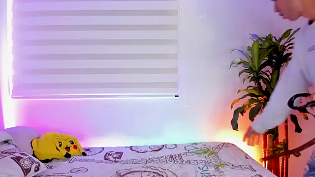 aldrinwhite online show from September 2025 06:13:02 PM