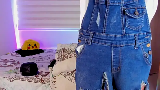 aldrinwhite online show from October 2025 05:46:02 PM