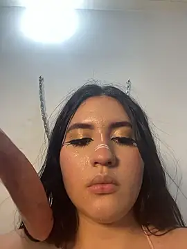 Snapshot of hally_berry____ chatting on January 2026 04:16:01 AM hally berry online show from January 2026 04:16:01 AM