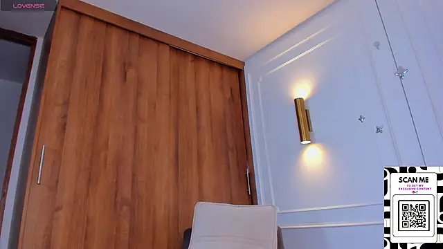 Chrishell  online show from March 2025 04:38:01 AM