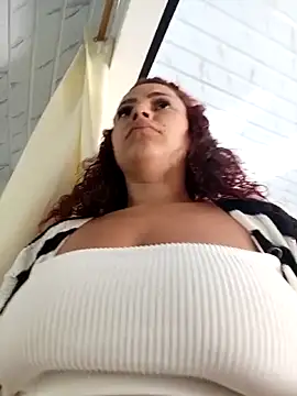 Mommy-Hot online show from October 2025 01:09:01 PM