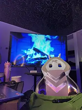 Melany Williams online show from April 2026 01:01:01 PM