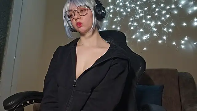 Snapshot of DanaWard chatting on January 2025 11:43:01 PM DanaWard online show from January 2025 11:43:01 PM