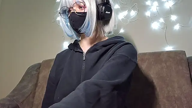 Snapshot of DanaWard chatting on September 2025 08:42:01 PM DanaWard online show from September 2025 08:42:01 PM