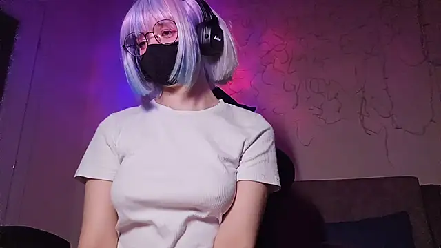 Snapshot of DanaWard chatting on September 2025 09:28:02 PM DanaWard online show from September 2025 09:28:02 PM