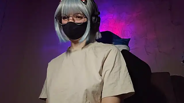 Snapshot of DanaWard chatting on October 2025 09:34:02 PM DanaWard online show from October 2025 09:34:02 PM