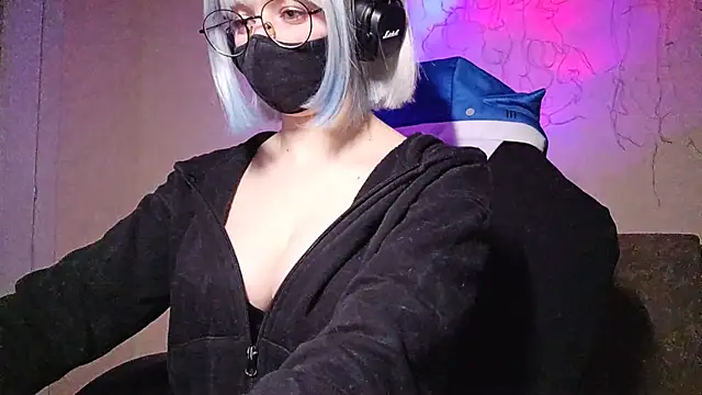 Snapshot of DanaWard chatting on October 2025 10:15:01 PM DanaWard online show from October 2025 10:15:01 PM