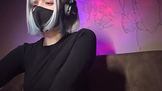 Snapshot of DanaWard chatting on November 2025 10:00:02 PM DanaWard online show from November 2025 10:00:02 PM