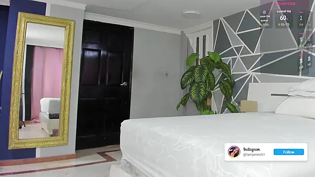 charolbruce 1 online show from September 2025 11:56:01 AM