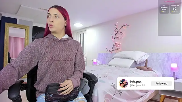 charolbruce 1 online show from February 2026 12:21:01 PM