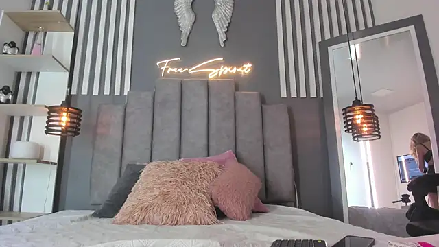 gabriela  gomez online show from February 2025 11:25:01 AM