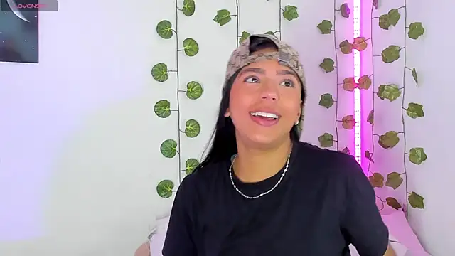 BarbieHotLaura online show from January 2025 04:27:02 PM