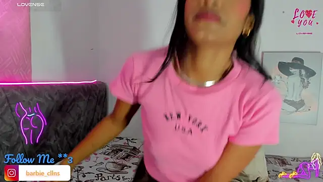 BarbieHotLaura online show from January 2026 12:32:01 PM