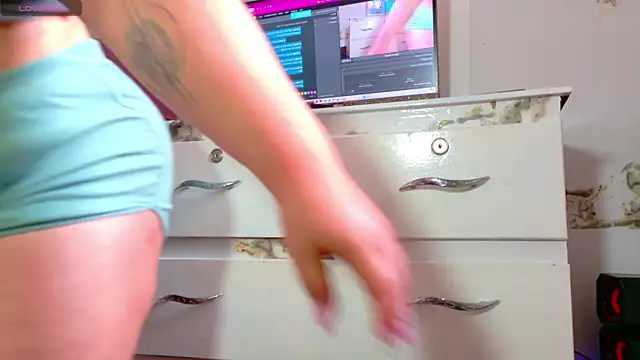 Gaby Vegaa online show from October 2025 10:10:01 PM