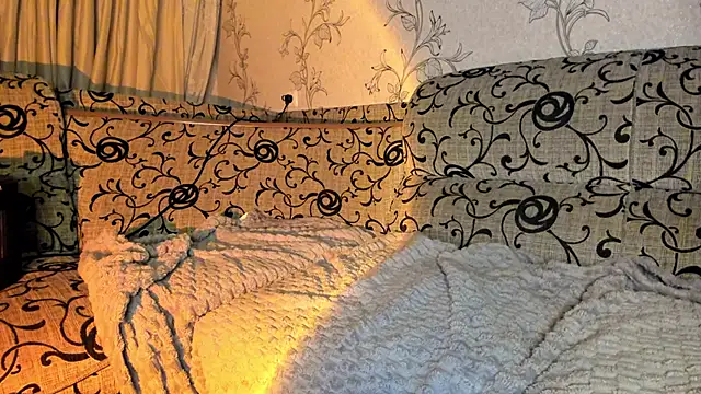 Snapshot of insanely-sweet chatting on December 2024 04:20:01 PM insanely-sweet online show from December 2024 04:20:01 PM