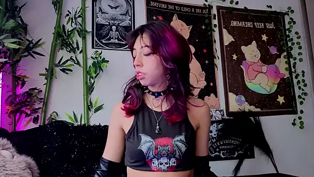 Nyx nayla online show from April 2026 07:37:01 PM