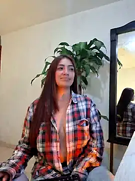 Snapshot of emmily_d chatting on January 2025 06:18:01 PM emmily d online show from January 2025 06:18:01 PM