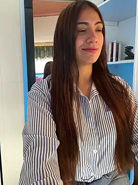 emmily d online show from February 2026 07:03:02 PM