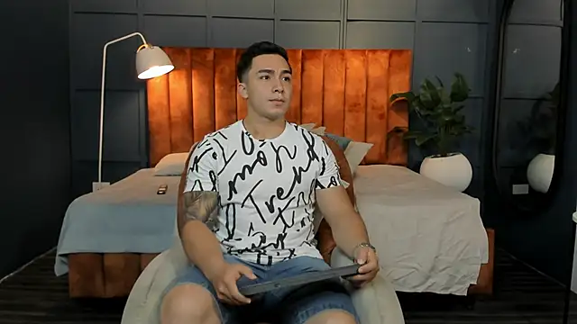 Ryan Hunt online show from January 2025 12:59:01 PM