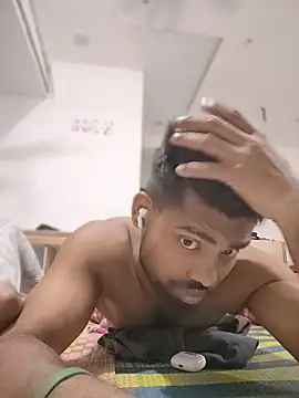 INDIANBOY7439 online show from April 2026 07:39:01 PM