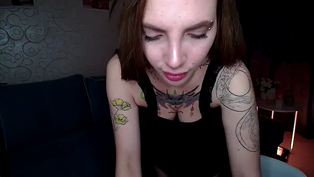 AnneTenet online show from November 2025 09:11:01 AM