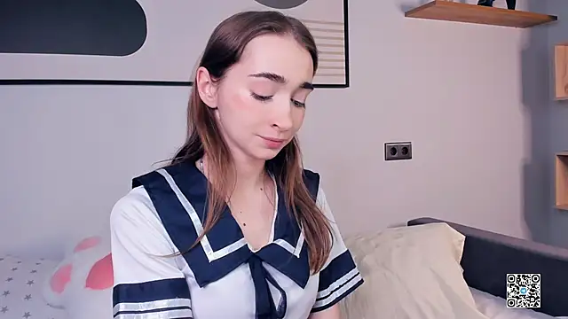 PollyBeev online show from September 2025 07:41:01 AM