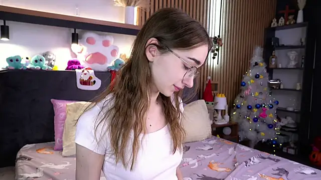 PollyBeev online show from November 2025 07:22:02 AM