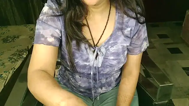 aarushi sharmaa online show from November 2025 03:01:01 AM