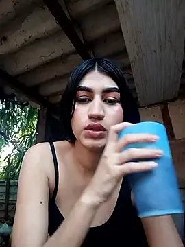 Julix A online show from February 2026 09:48:02 PM