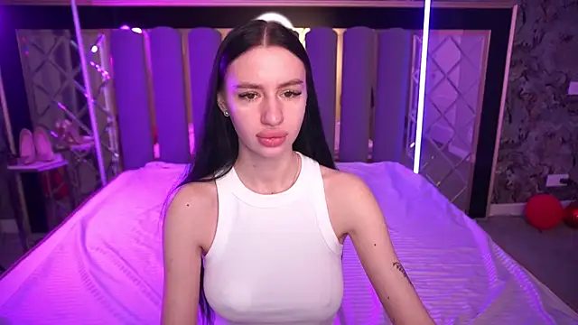 Snow WhiteeeX online show from March 2026 05:40:02 AM