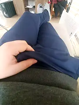 reelciii21 online show from December 2024 12:45:02 PM