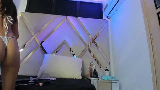 ninaht online show from January 2025 01:31:01 AM