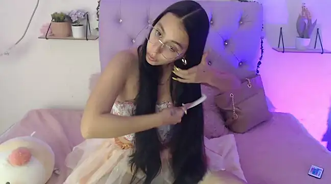 Freyja 01 online show from March 2025 10:31:02 PM