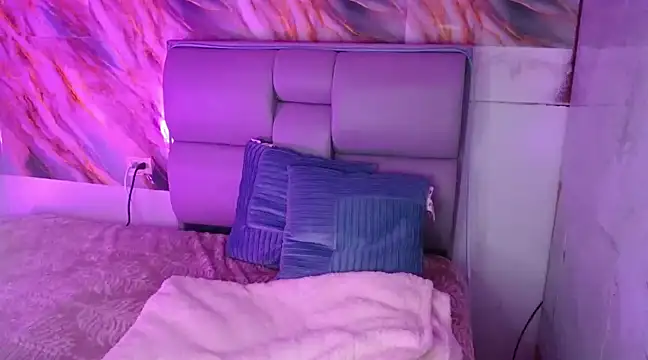 Freyja 01 online show from March 2025 11:25:01 PM