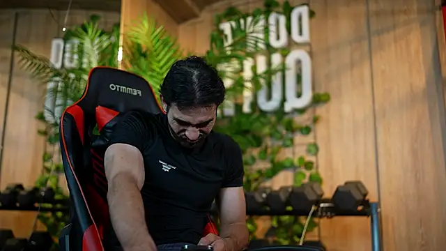 Austin bolt online show from December 2024 05:10:02 AM