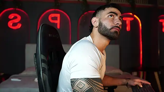 Snapshot of Austin_bolt chatting on February 2026 03:23:02 AM Austin bolt online show from February 2026 03:23:02 AM