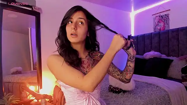 Alice woodville online show from February 2025 07:12:02 PM